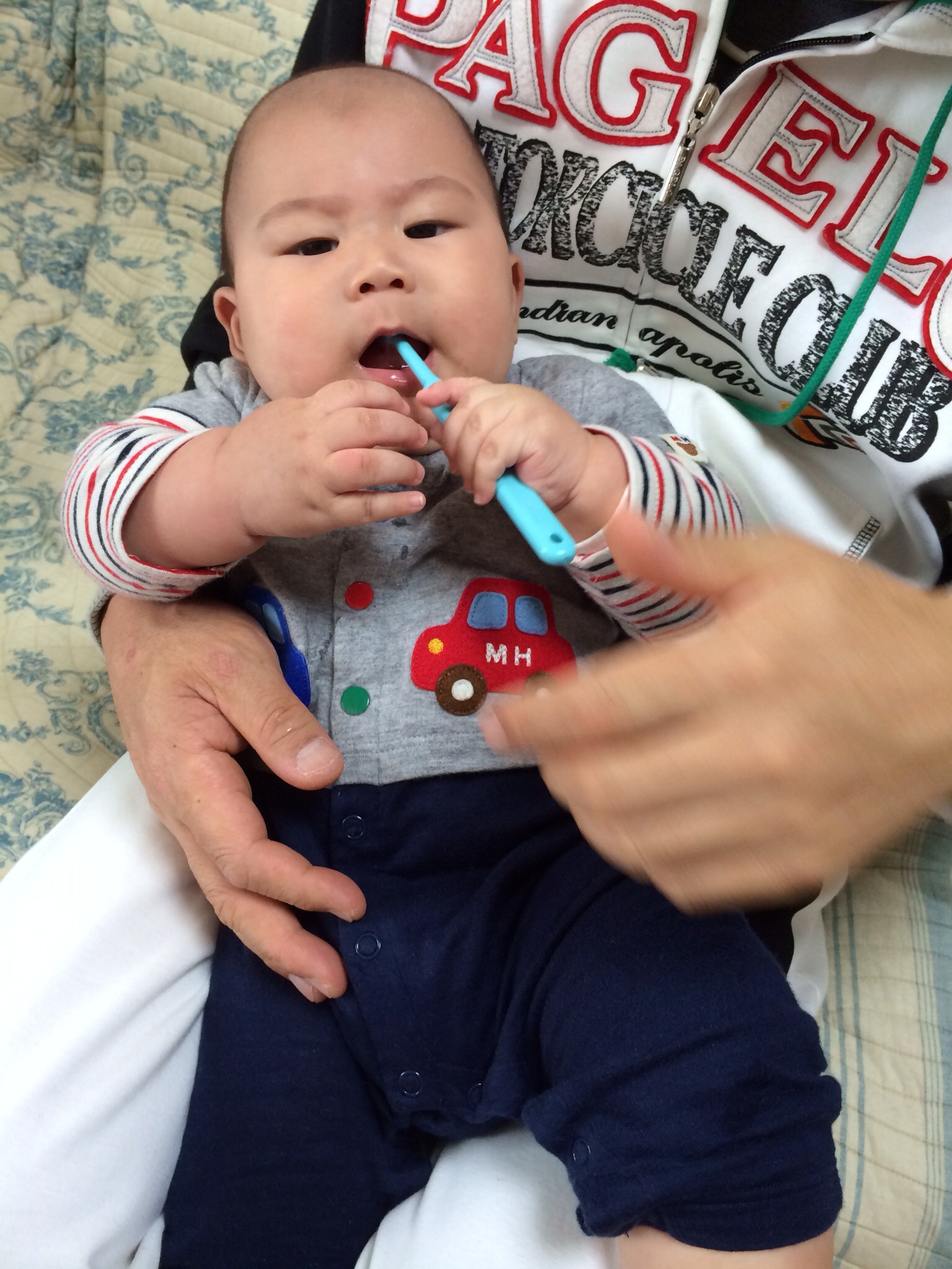 赤ちゃんの歯磨き